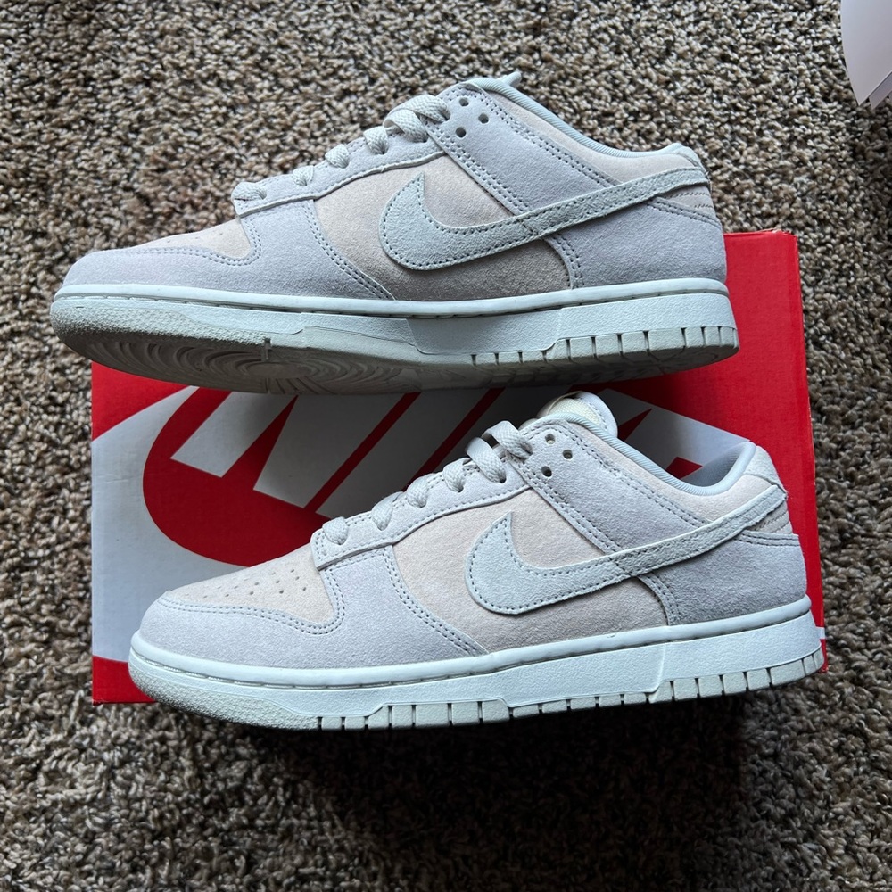 Nike Dunk Low Retro PRM in Gray and White